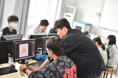 学校将采取多种途径提高学生信息素养能力