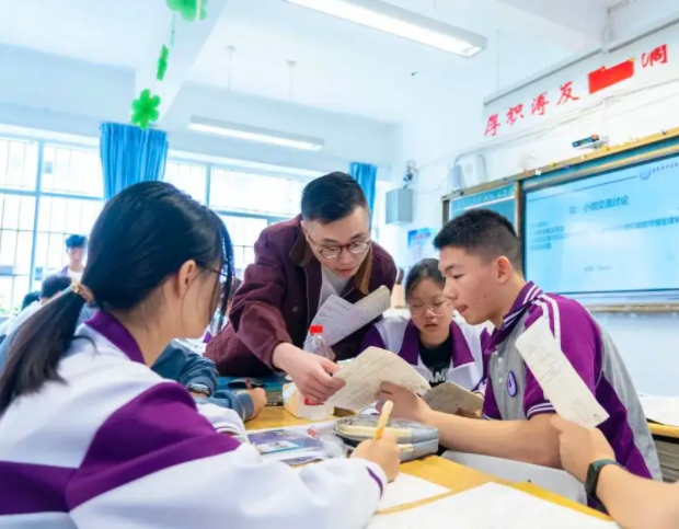 沁润每个心灵以学生为本打造高效讲堂师