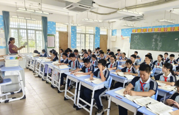 每一位师生的共同努力需要在日常的教育教学实践中不断积淀和升华 每一位师生的共同努力需要在日常的教育教学实践中不断积淀和升华