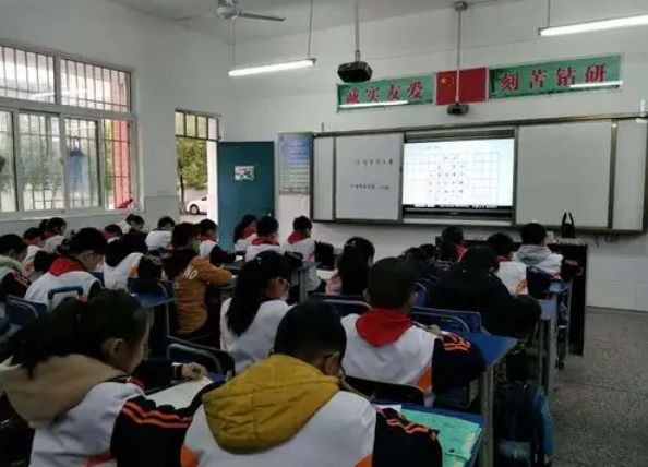 轮岗将优质资源下沉基层让村庄校园从小而弱走向小而美小而优 轮岗将优质资源下沉基层让村庄校园从小而弱走向小而美小而优