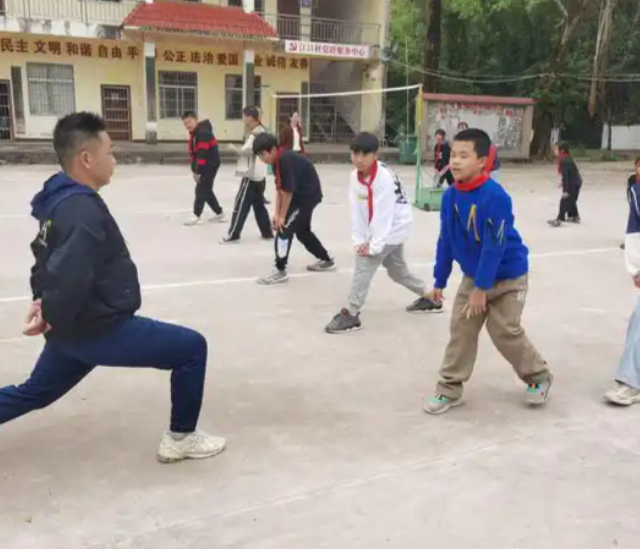 学生推送针对性习题展开1对1教导实现了一人一策对症下药 学生推送针对性习题展开1对1教导实现了一人一策对症下药